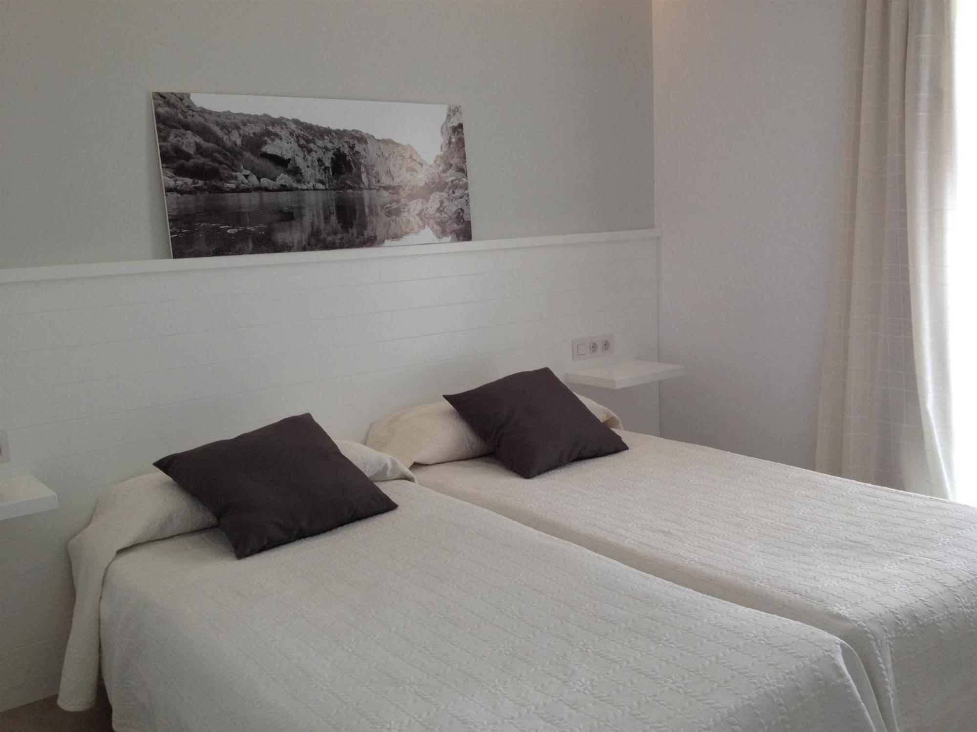 Hostal La Palma Fornells  Ruang foto
