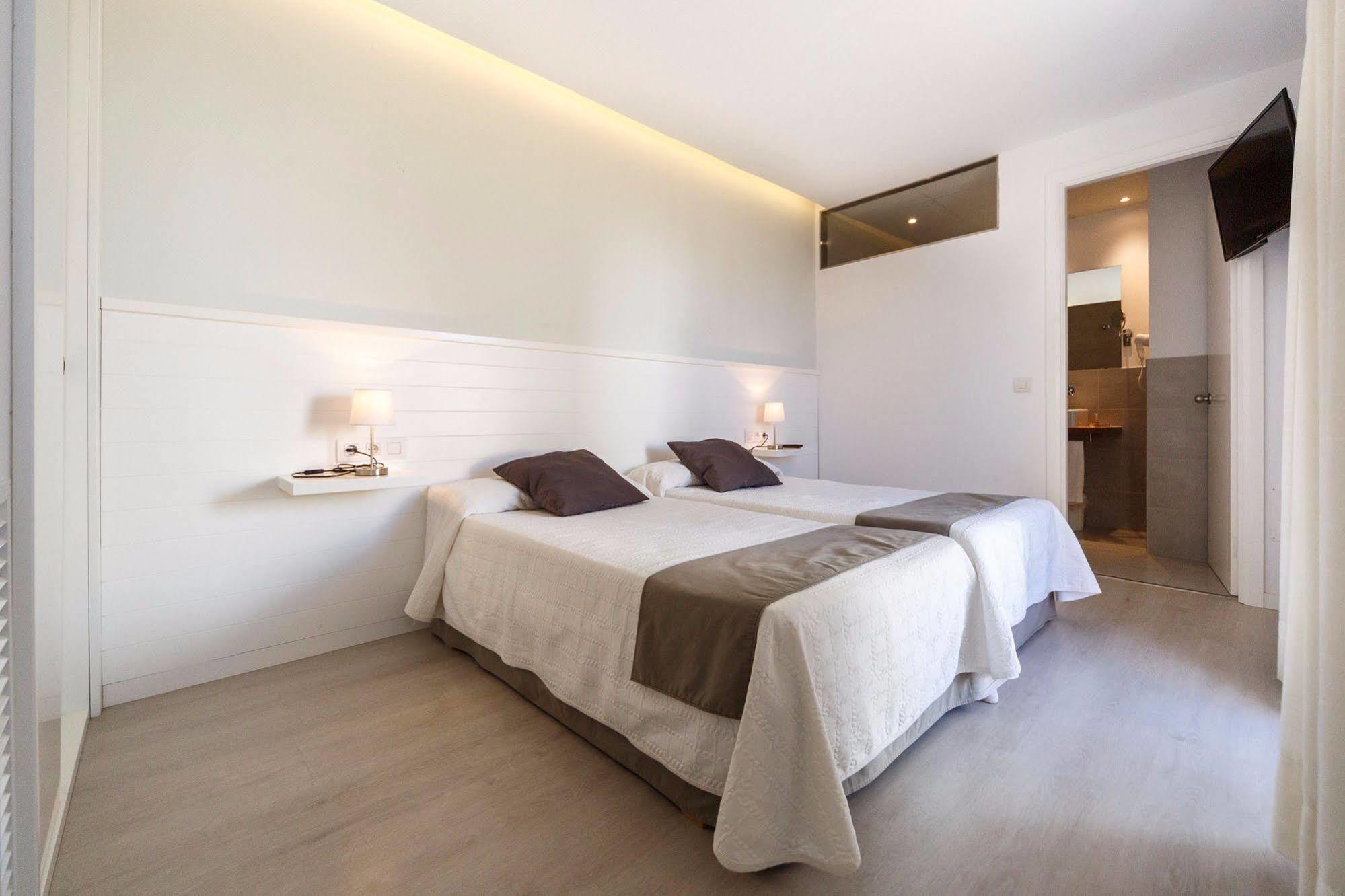 Hostal La Palma Fornells  Bagian luar foto