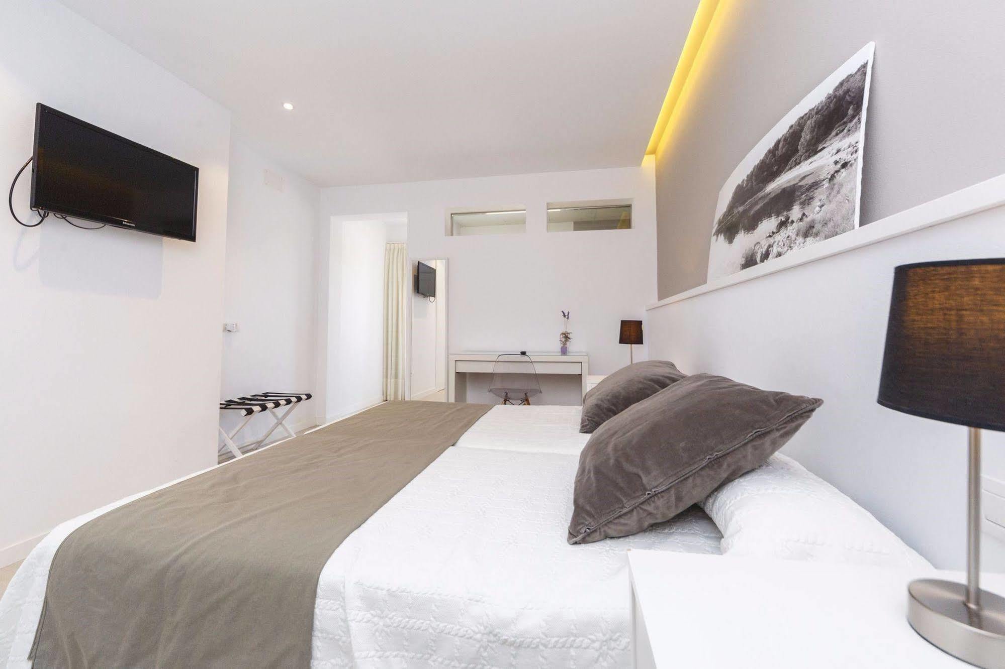 Hostal La Palma Fornells  Bagian luar foto